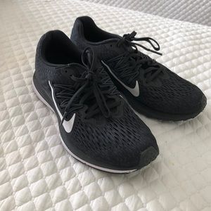 Nike Zoom Winflo 5 Black sneakers
